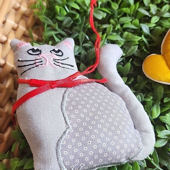 3 Vintage Cat Ornaments - Picture 8 of 10